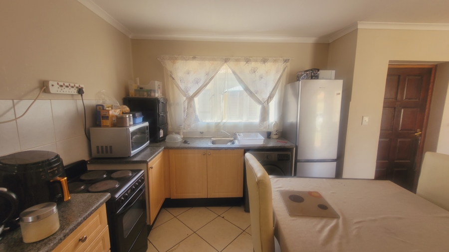 To Let 2 Bedroom Property for Rent in Elandspark Gauteng