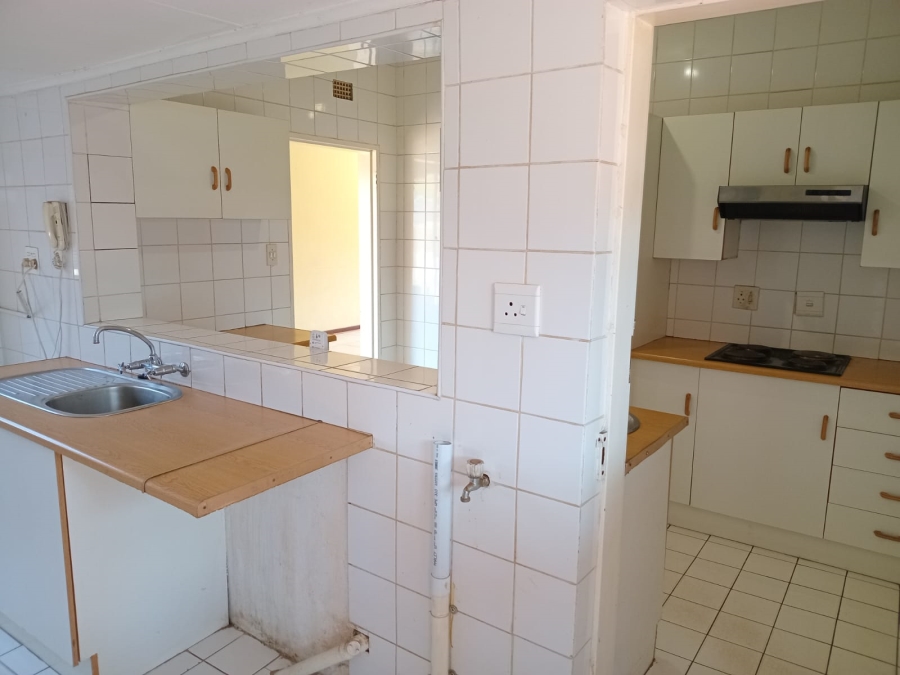 To Let 3 Bedroom Property for Rent in Unitas Park Gauteng