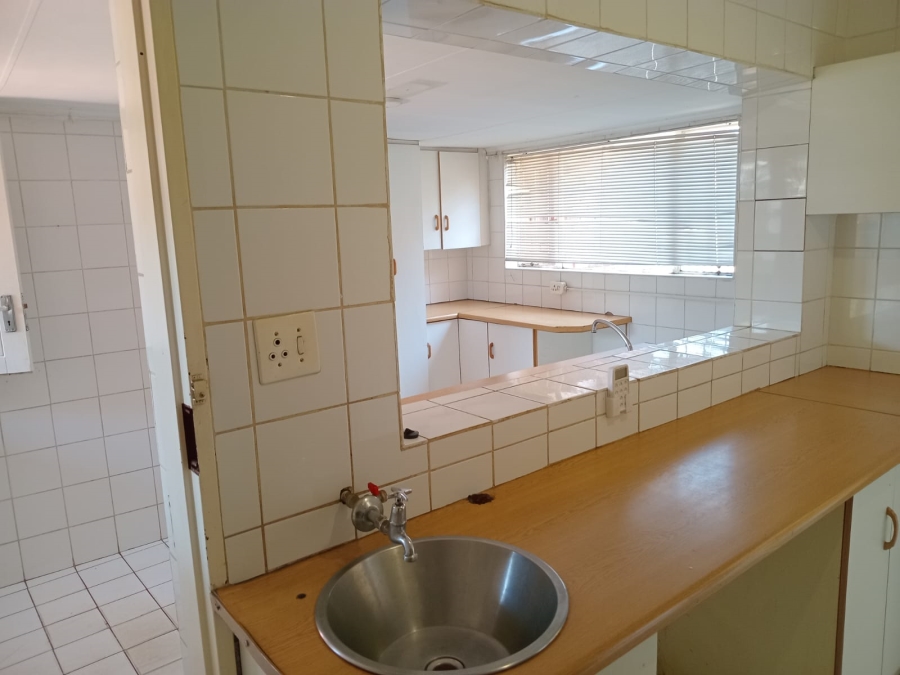 To Let 3 Bedroom Property for Rent in Unitas Park Gauteng