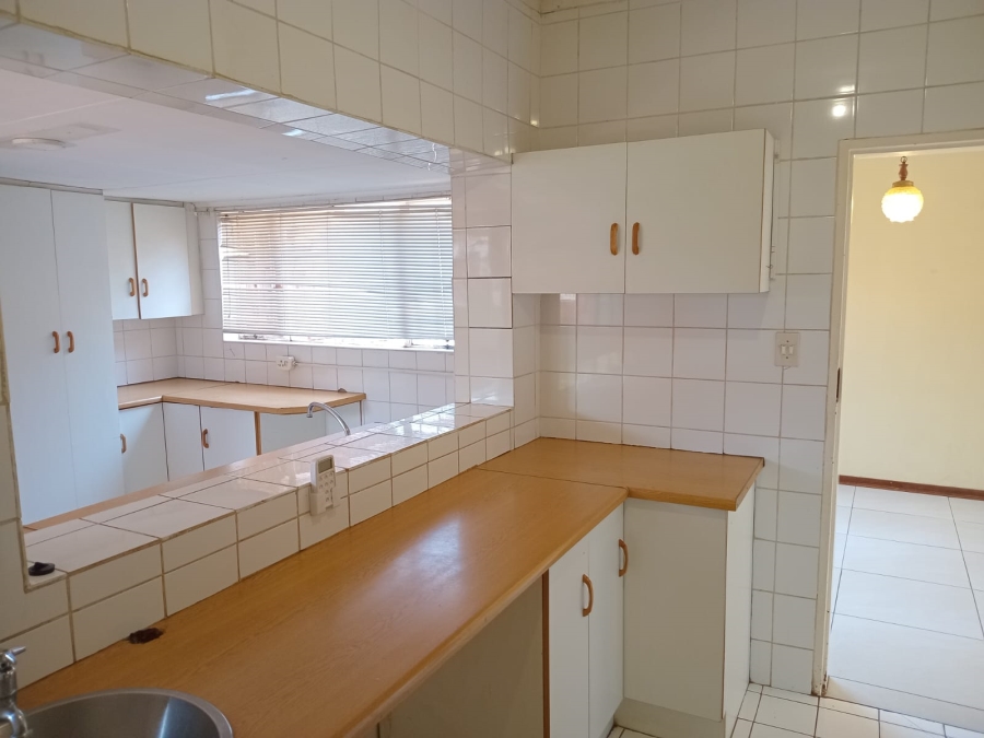 To Let 3 Bedroom Property for Rent in Unitas Park Gauteng