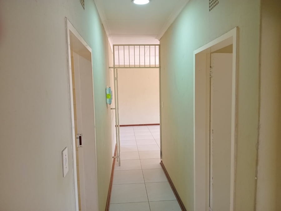 To Let 3 Bedroom Property for Rent in Unitas Park Gauteng