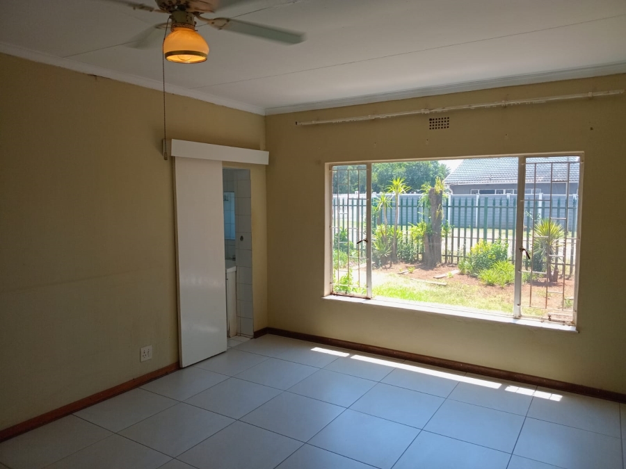 To Let 3 Bedroom Property for Rent in Unitas Park Gauteng