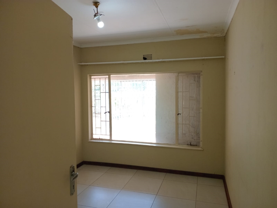 To Let 3 Bedroom Property for Rent in Unitas Park Gauteng