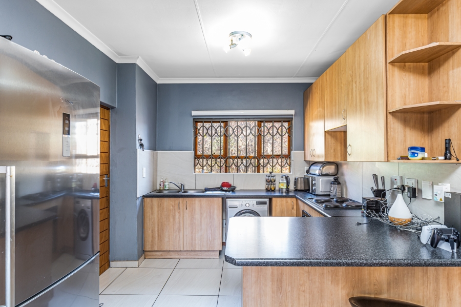 2 Bedroom Property for Sale in Vorna Valley Gauteng