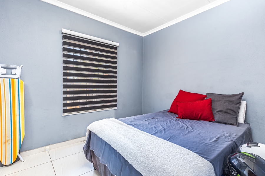 2 Bedroom Property for Sale in Vorna Valley Gauteng