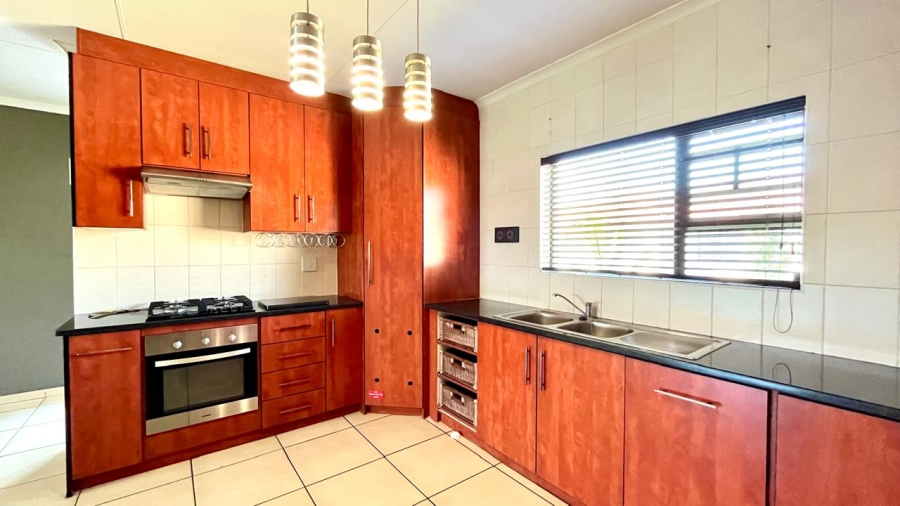 2 Bedroom Property for Sale in Kenleaf Gauteng