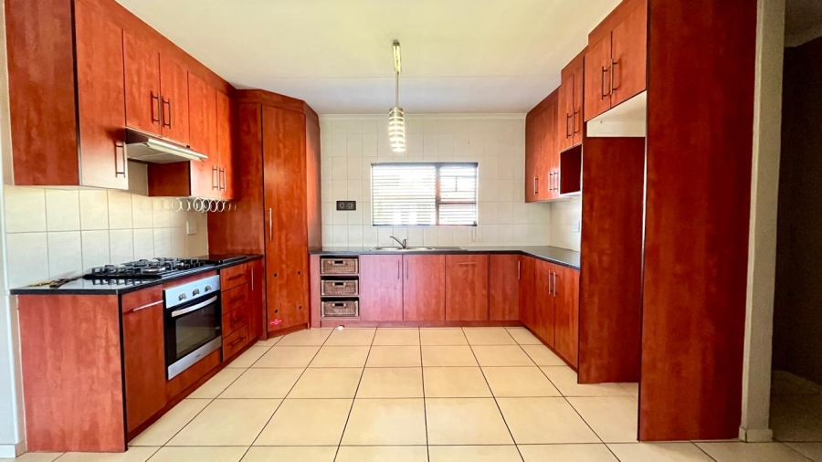 2 Bedroom Property for Sale in Kenleaf Gauteng