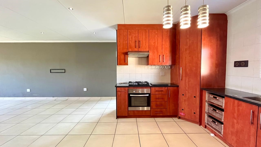 2 Bedroom Property for Sale in Kenleaf Gauteng