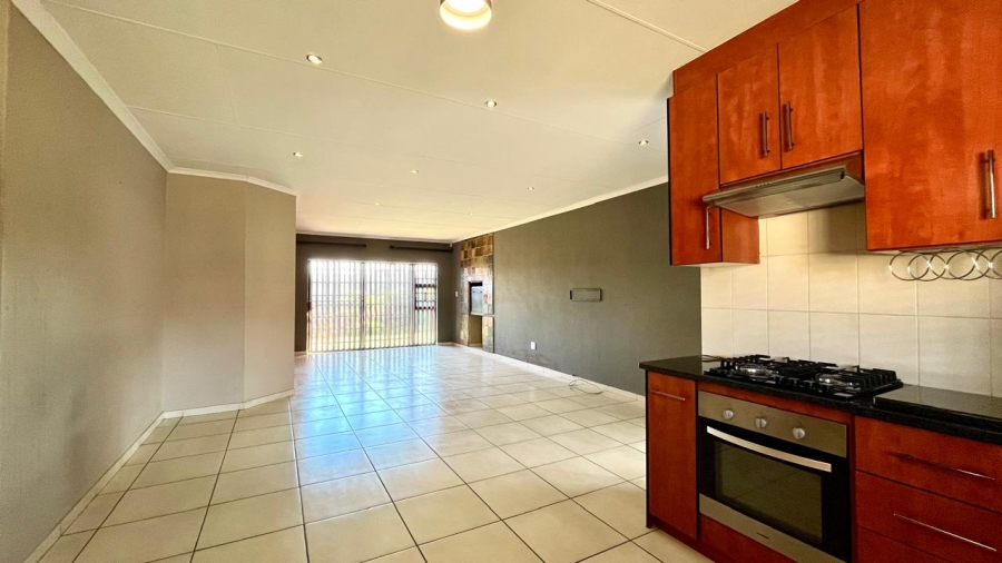 2 Bedroom Property for Sale in Kenleaf Gauteng