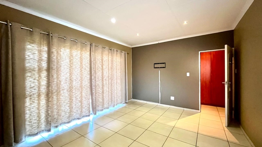 2 Bedroom Property for Sale in Kenleaf Gauteng