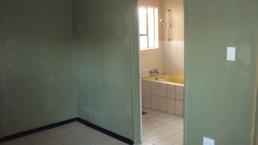 6 Bedroom Property for Sale in Kempton Park Ext 2 Gauteng