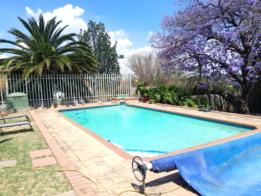 To Let 1 Bedroom Property for Rent in Observatory Gauteng