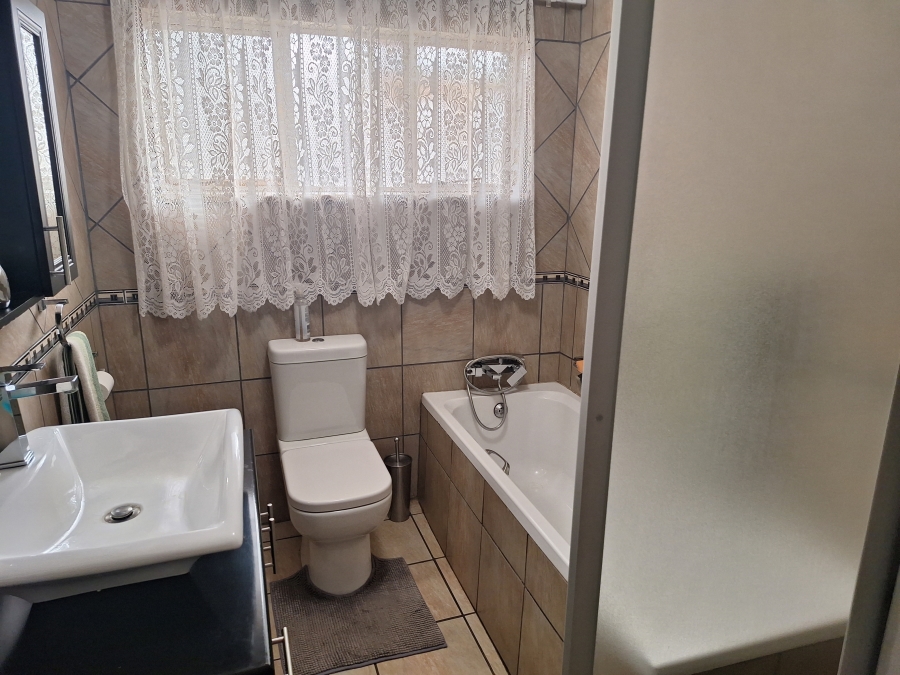 3 Bedroom Property for Sale in De Deur Gauteng