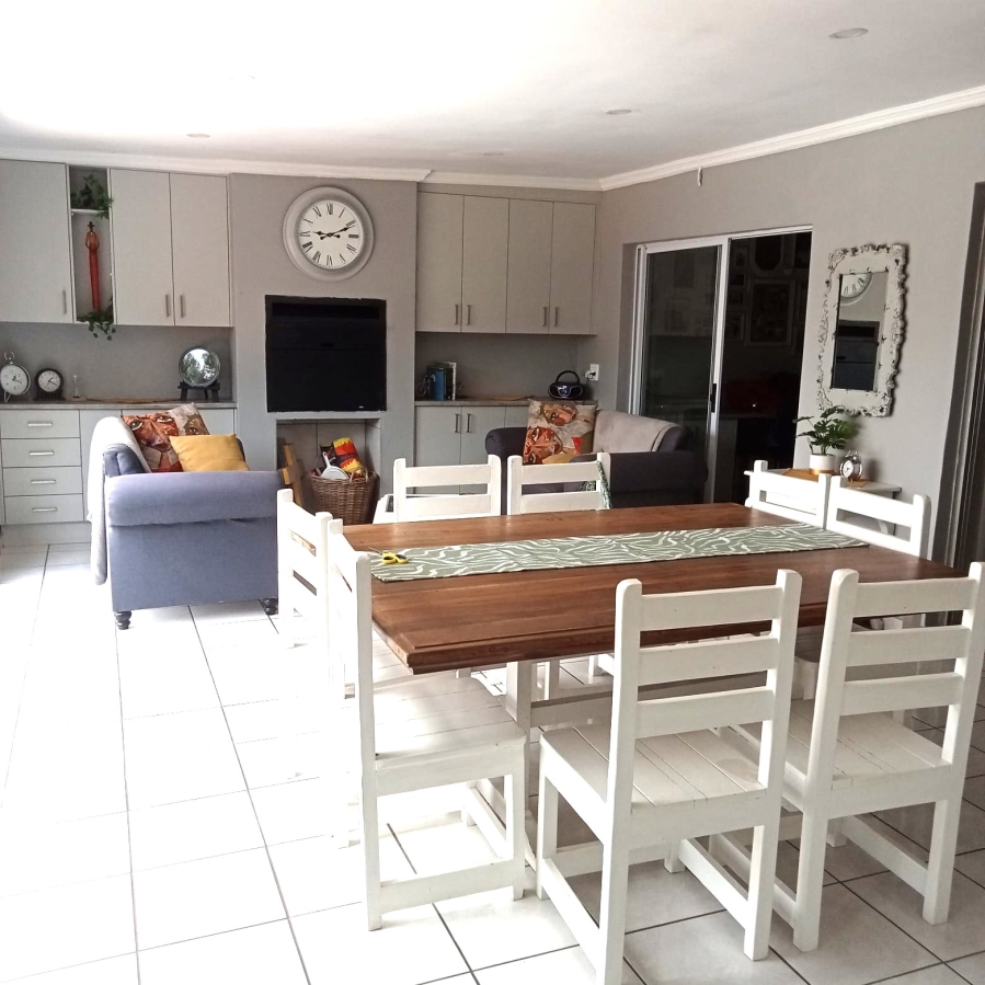 4 Bedroom Property for Sale in Klippoortje Gauteng