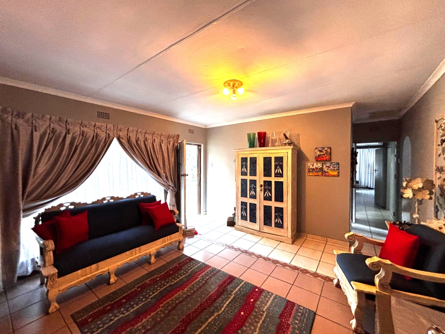 4 Bedroom Property for Sale in Klippoortje Gauteng