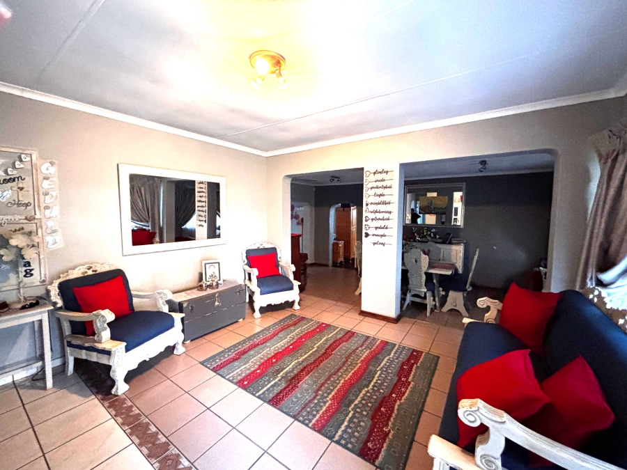 4 Bedroom Property for Sale in Klippoortje Gauteng