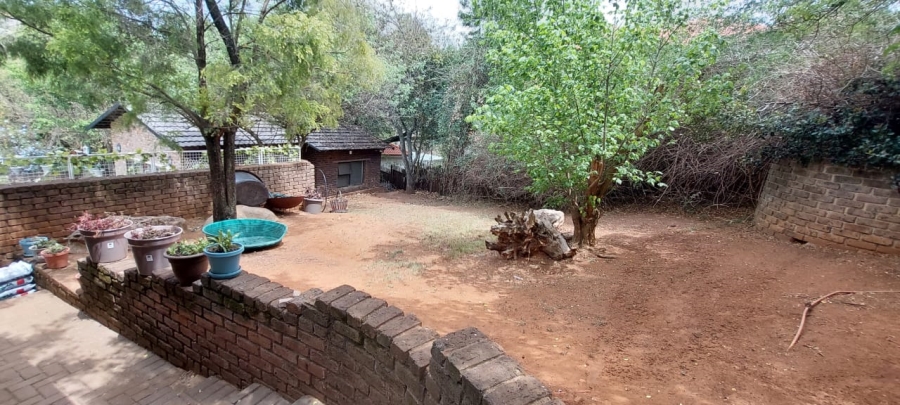 4 Bedroom Property for Sale in Roodekrans Gauteng