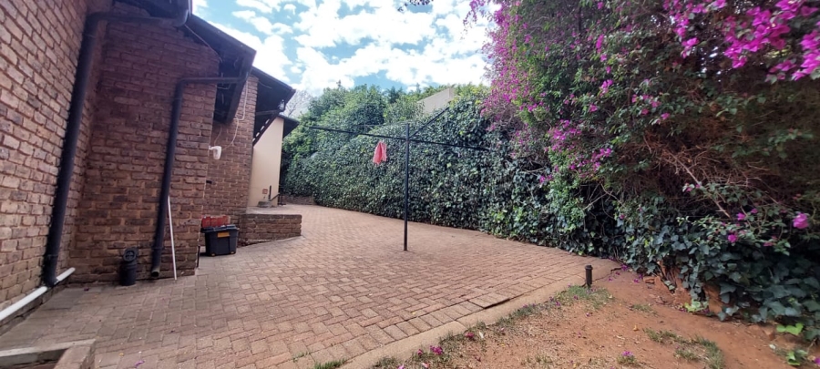 4 Bedroom Property for Sale in Roodekrans Gauteng