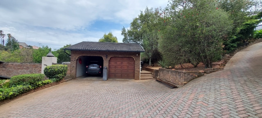 4 Bedroom Property for Sale in Roodekrans Gauteng