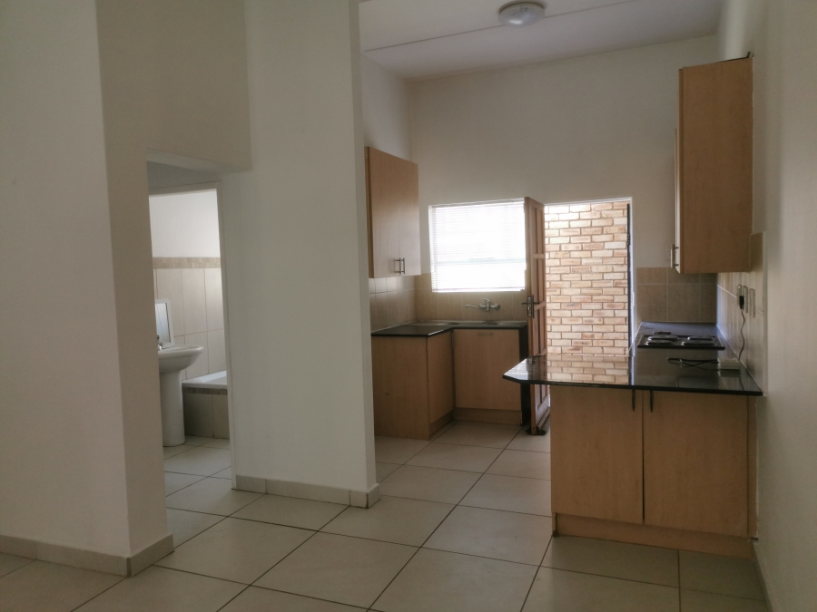 2 Bedroom Property for Sale in Little Falls Gauteng