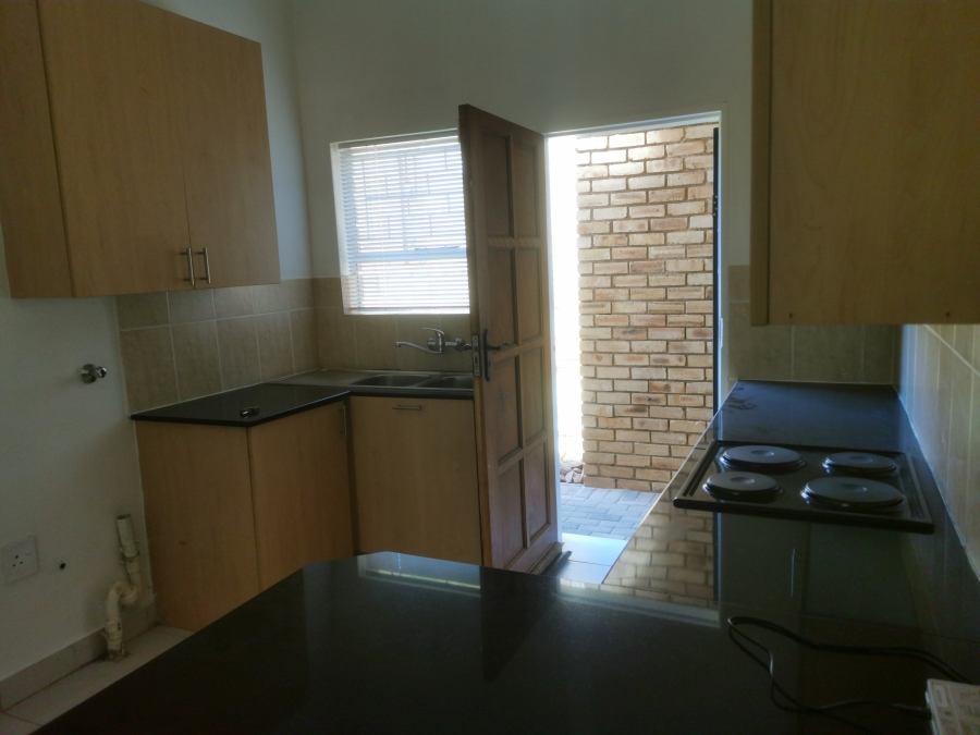 2 Bedroom Property for Sale in Little Falls Gauteng