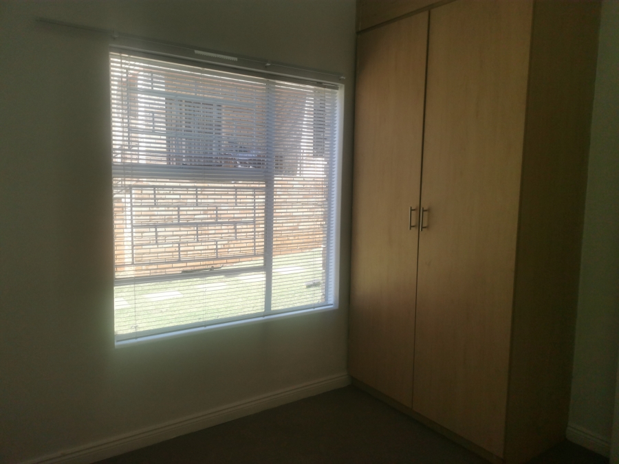 2 Bedroom Property for Sale in Little Falls Gauteng