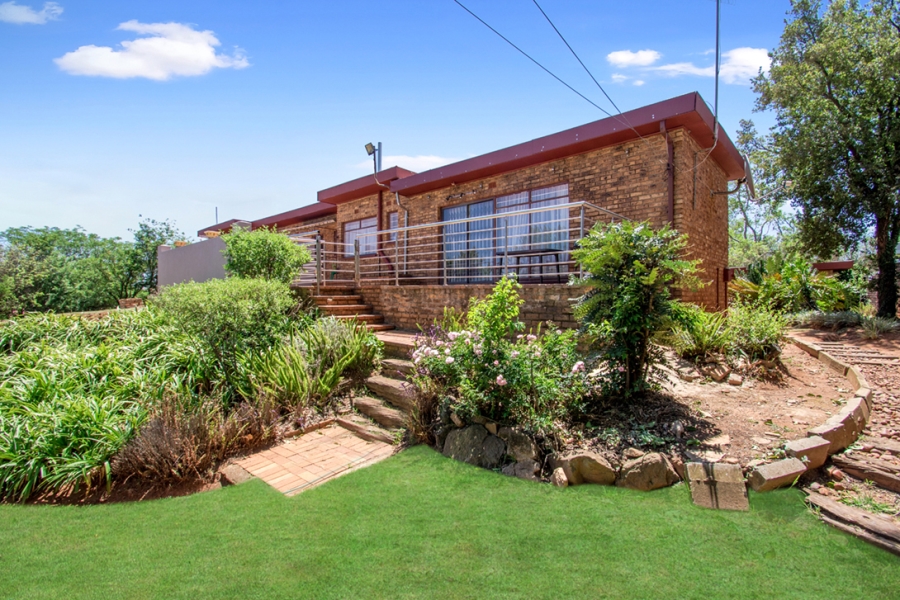 To Let 4 Bedroom Property for Rent in Kloofendal Gauteng