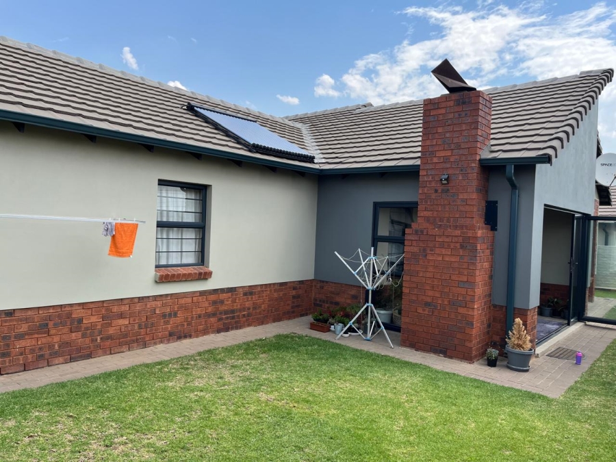 3 Bedroom Property for Sale in Amberfield Valley Gauteng