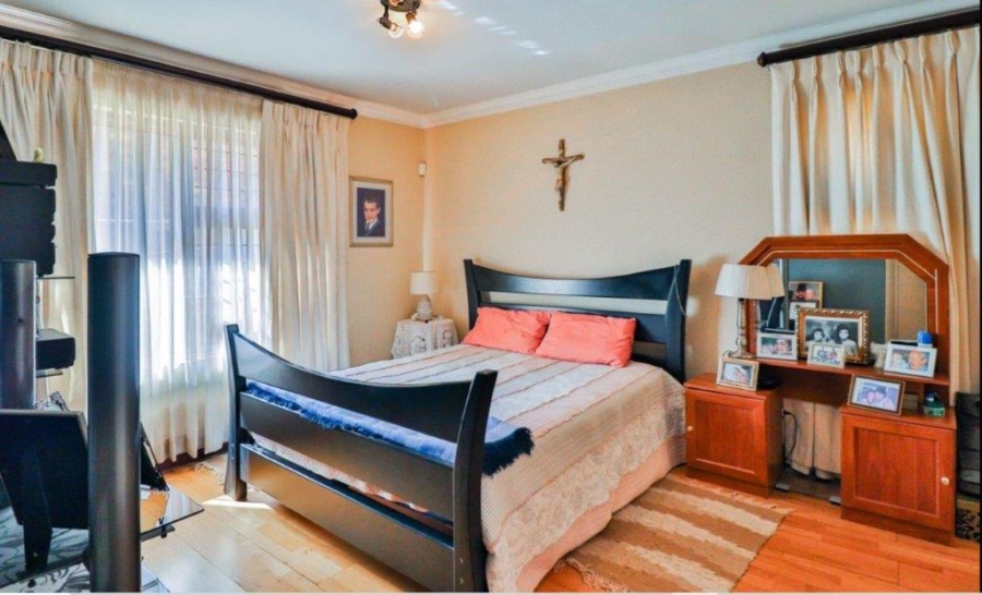 4 Bedroom Property for Sale in Marais Steyn Park Gauteng