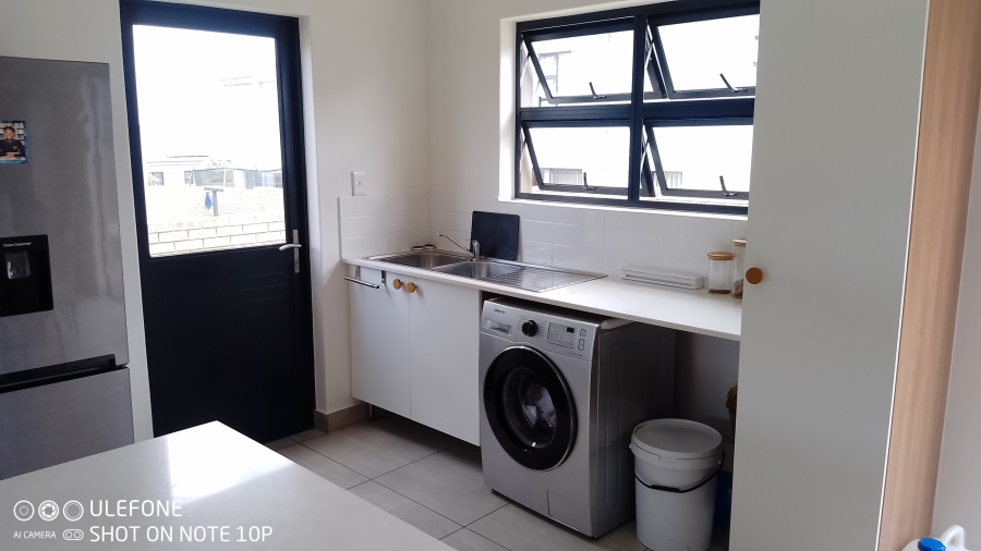 To Let 3 Bedroom Property for Rent in Rua Vista Gauteng