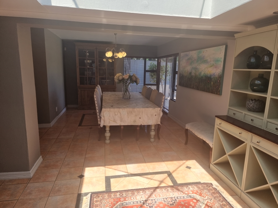 To Let 4 Bedroom Property for Rent in Broadacres Gauteng