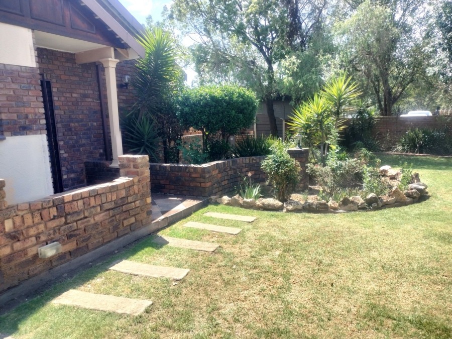 3 Bedroom Property for Sale in Glen Marais Gauteng