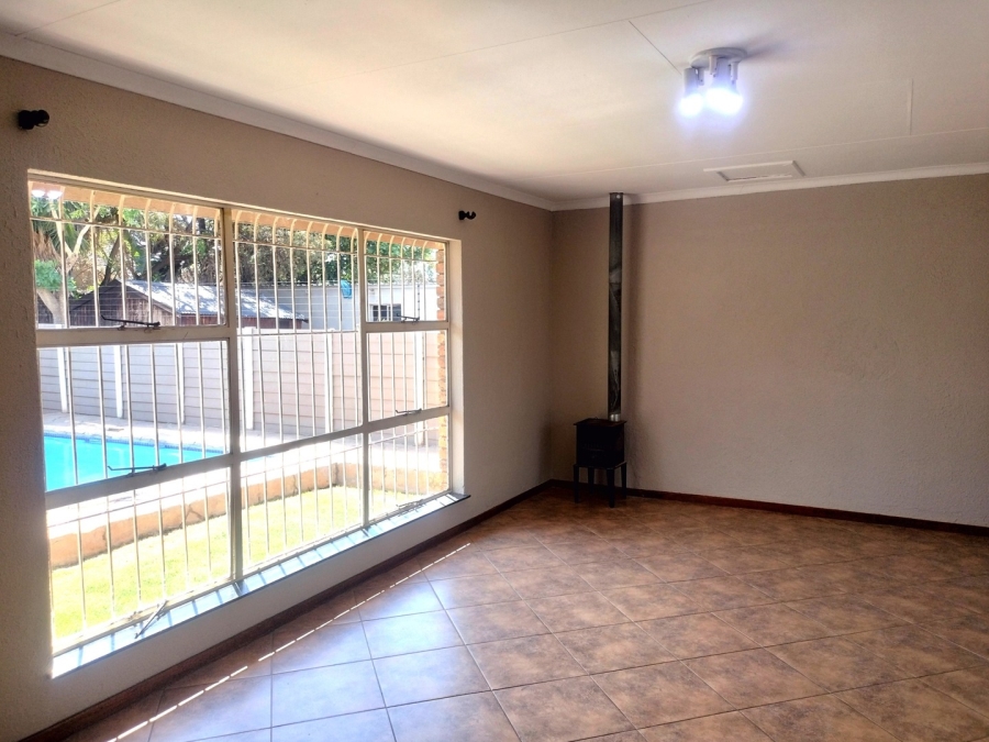 3 Bedroom Property for Sale in Glen Marais Gauteng