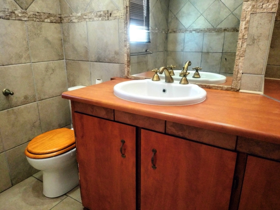 3 Bedroom Property for Sale in Glen Marais Gauteng