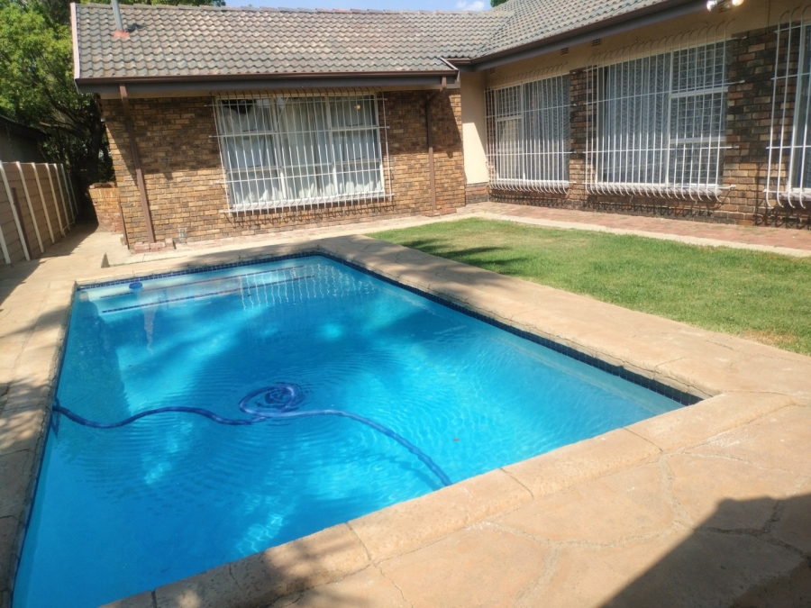 3 Bedroom Property for Sale in Glen Marais Gauteng