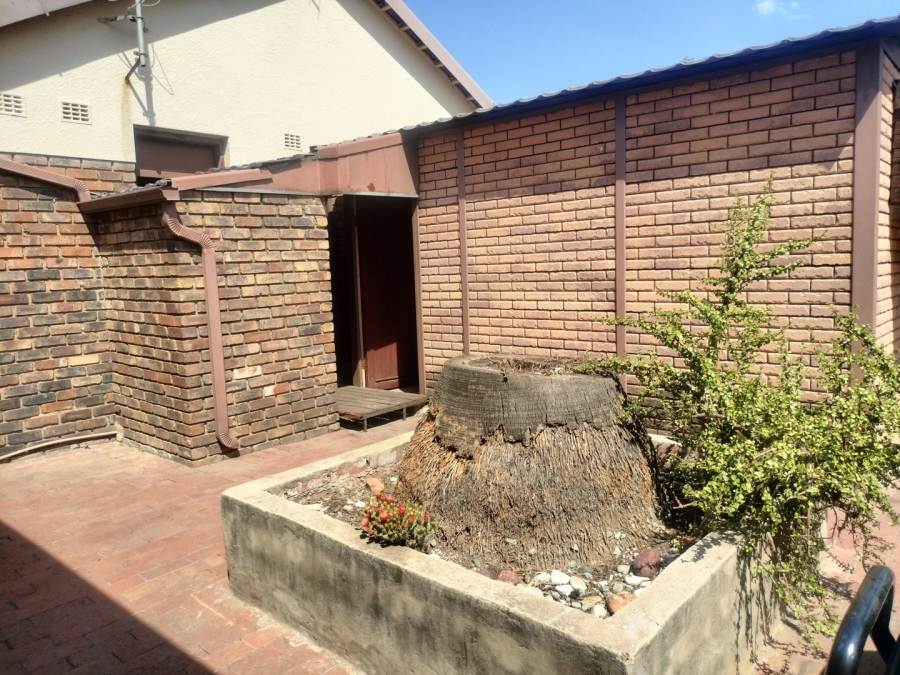 3 Bedroom Property for Sale in Glen Marais Gauteng