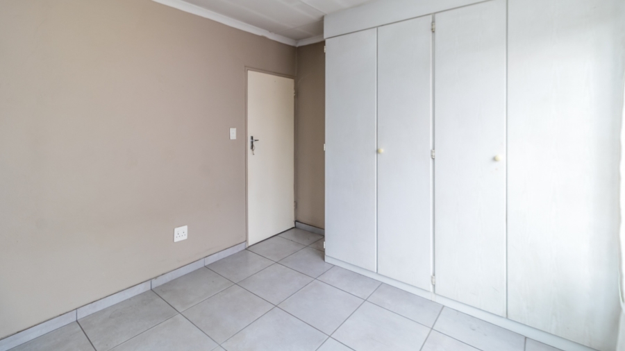 To Let 2 Bedroom Property for Rent in Sonneglans Gauteng