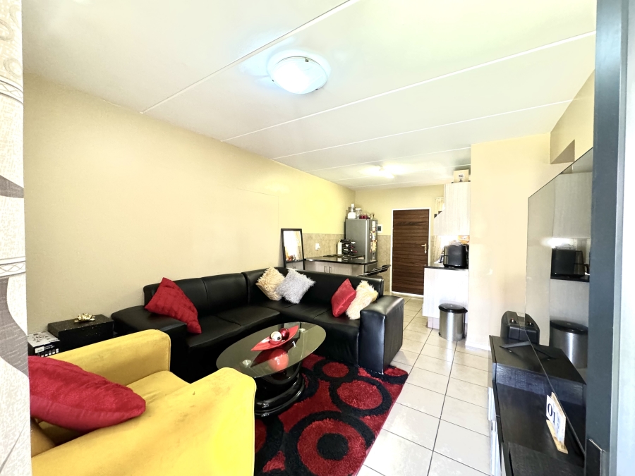 To Let 2 Bedroom Property for Rent in Midridge Park Gauteng