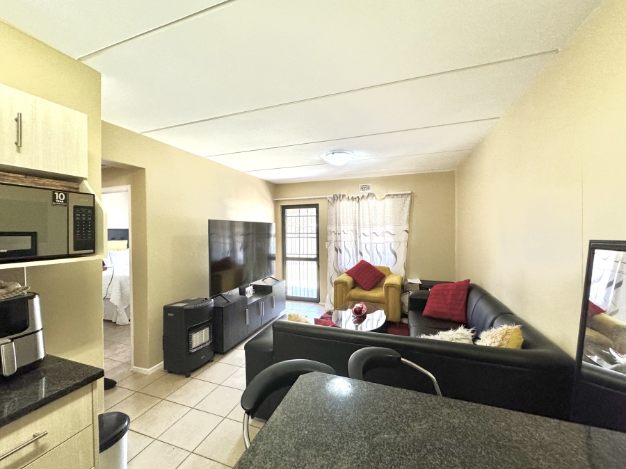 To Let 2 Bedroom Property for Rent in Midridge Park Gauteng