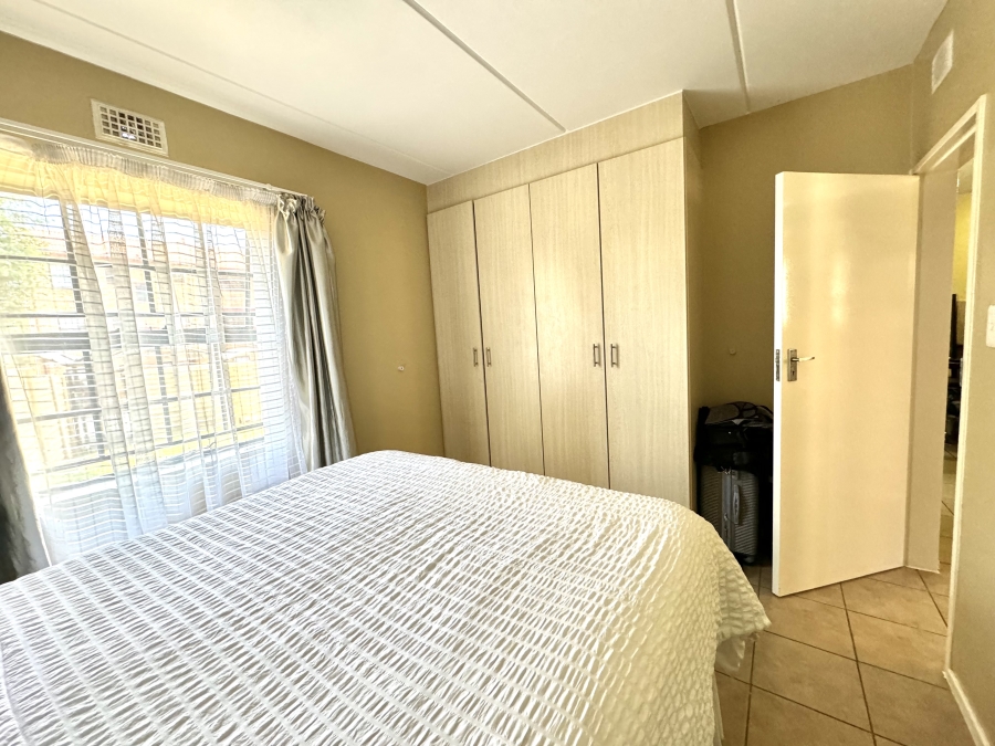 To Let 2 Bedroom Property for Rent in Midridge Park Gauteng