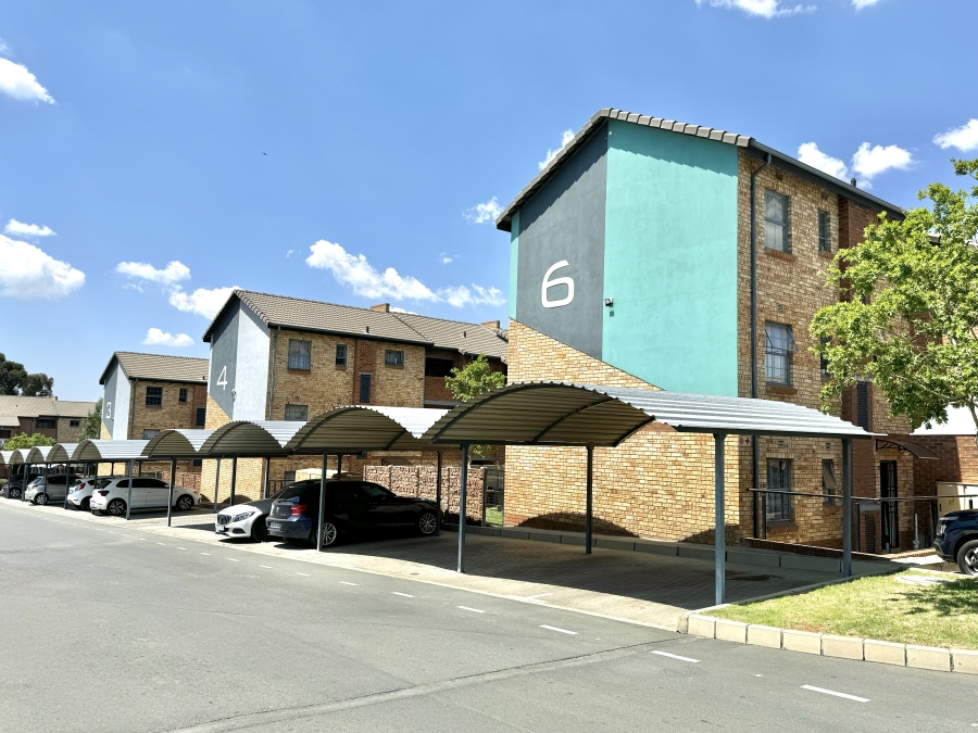 To Let 2 Bedroom Property for Rent in Midridge Park Gauteng