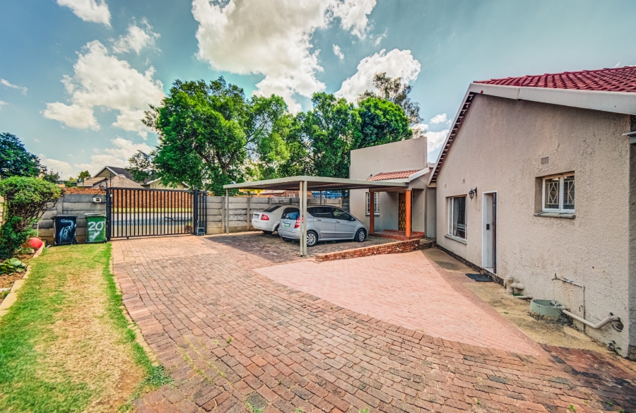 5 Bedroom Property for Sale in Eastleigh Gauteng