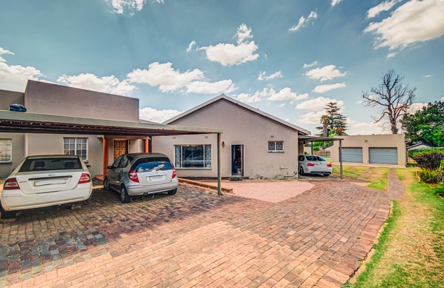 5 Bedroom Property for Sale in Eastleigh Gauteng