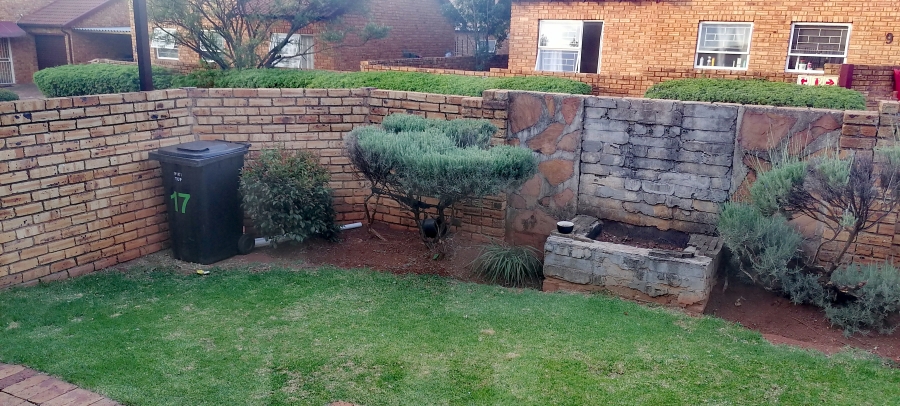 To Let 2 Bedroom Property for Rent in Wilgeheuwel Gauteng