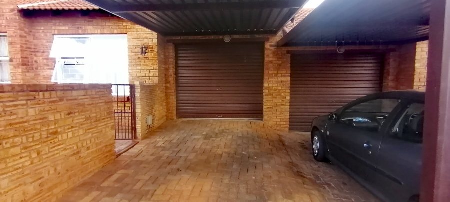 To Let 2 Bedroom Property for Rent in Wilgeheuwel Gauteng