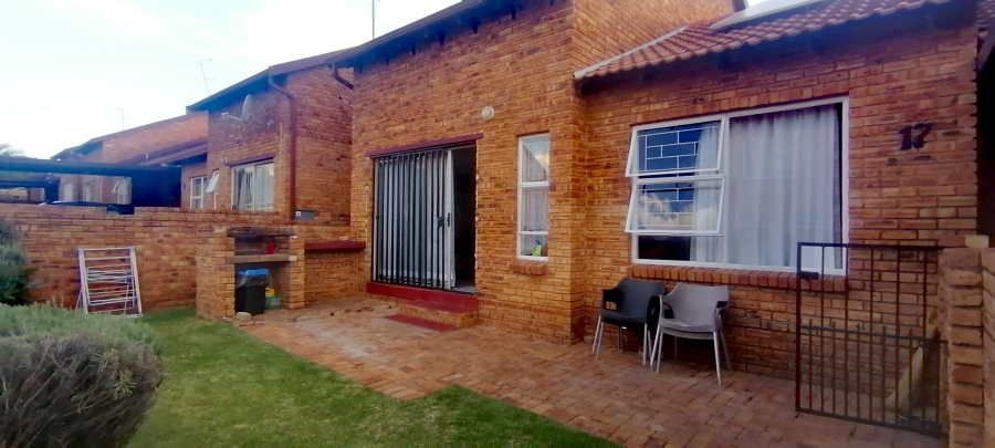 To Let 2 Bedroom Property for Rent in Wilgeheuwel Gauteng