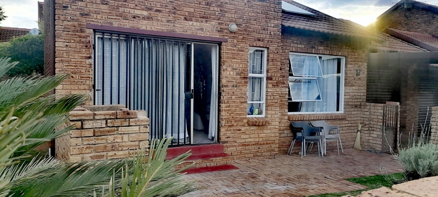 To Let 2 Bedroom Property for Rent in Wilgeheuwel Gauteng