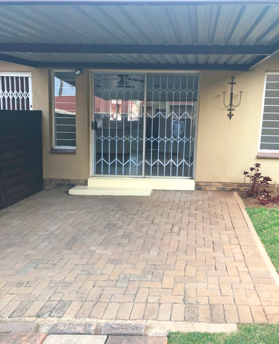 2 Bedroom Property for Sale in Birchleigh Gauteng