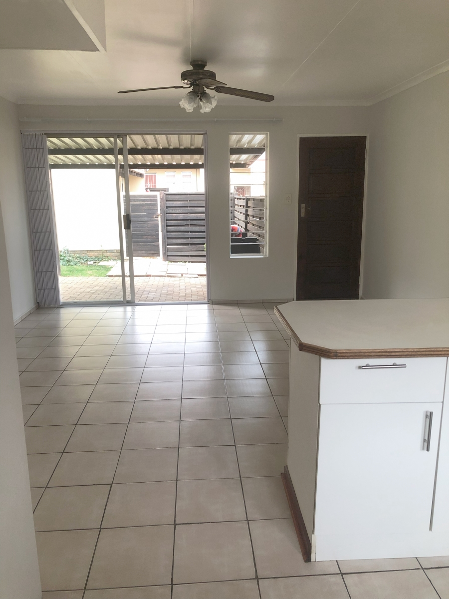 2 Bedroom Property for Sale in Birchleigh Gauteng