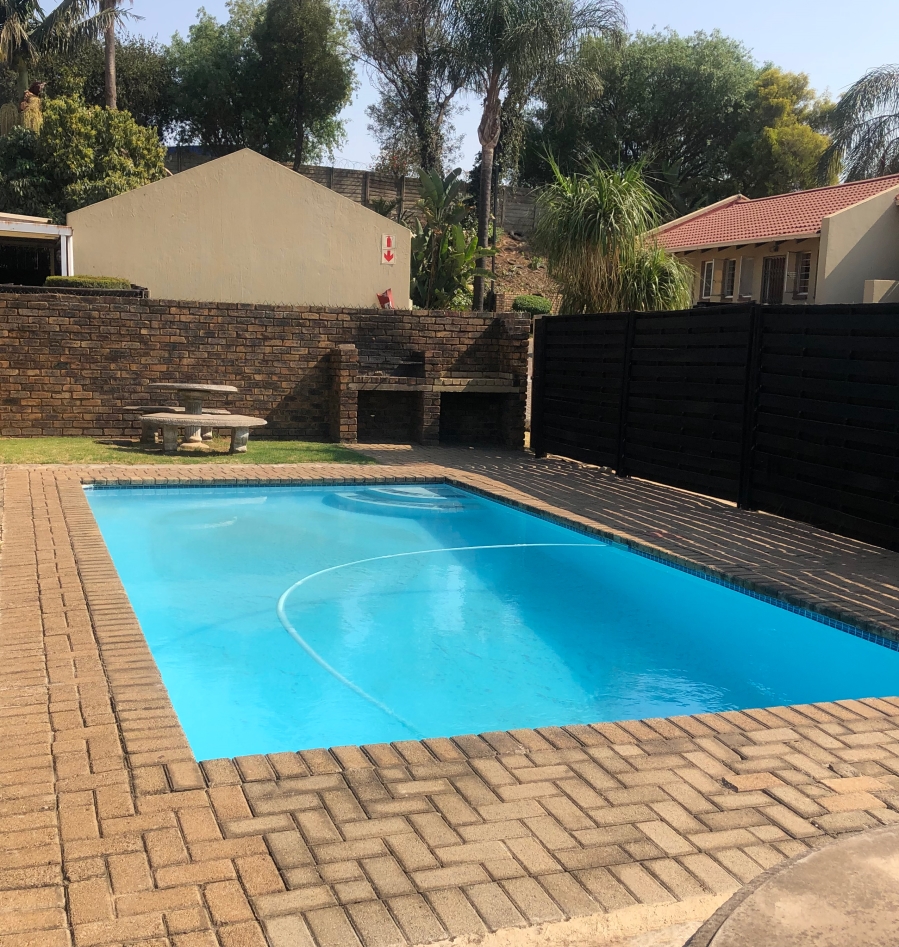 2 Bedroom Property for Sale in Birchleigh Gauteng